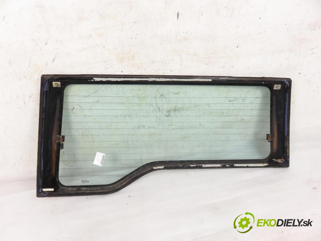 NISSAN TERRANO II (R20) TERENOWY 1995 91,00 2.4 i 12V 4WD 124 - KA24E 2389,00 Okno zadné kapota