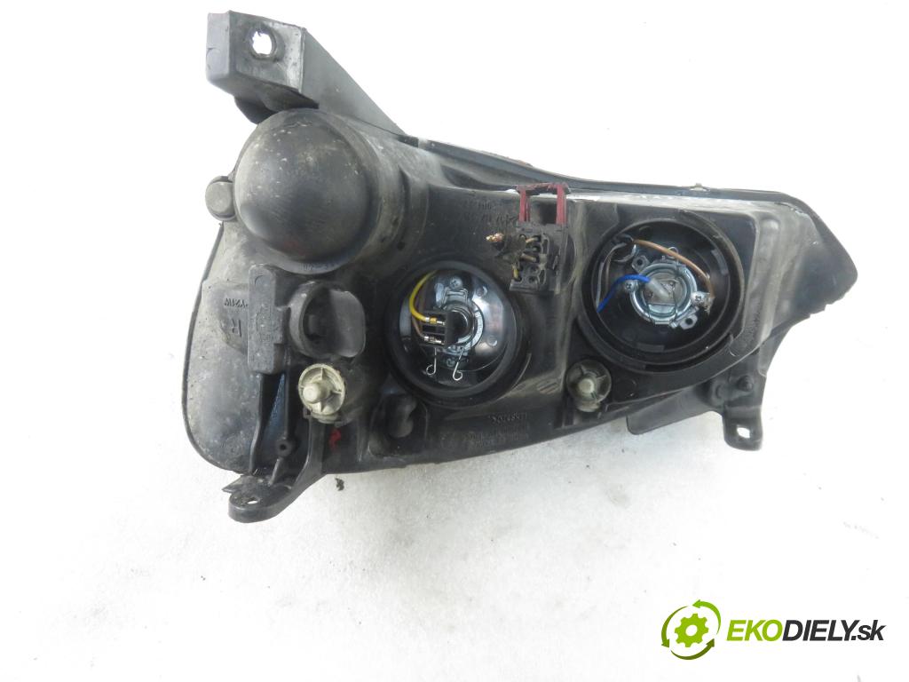 OPEL COMBO C FURGON 2002 48,00 1.7 DI 16V - Y 17 DTL 1686,00 Svetlo PP 