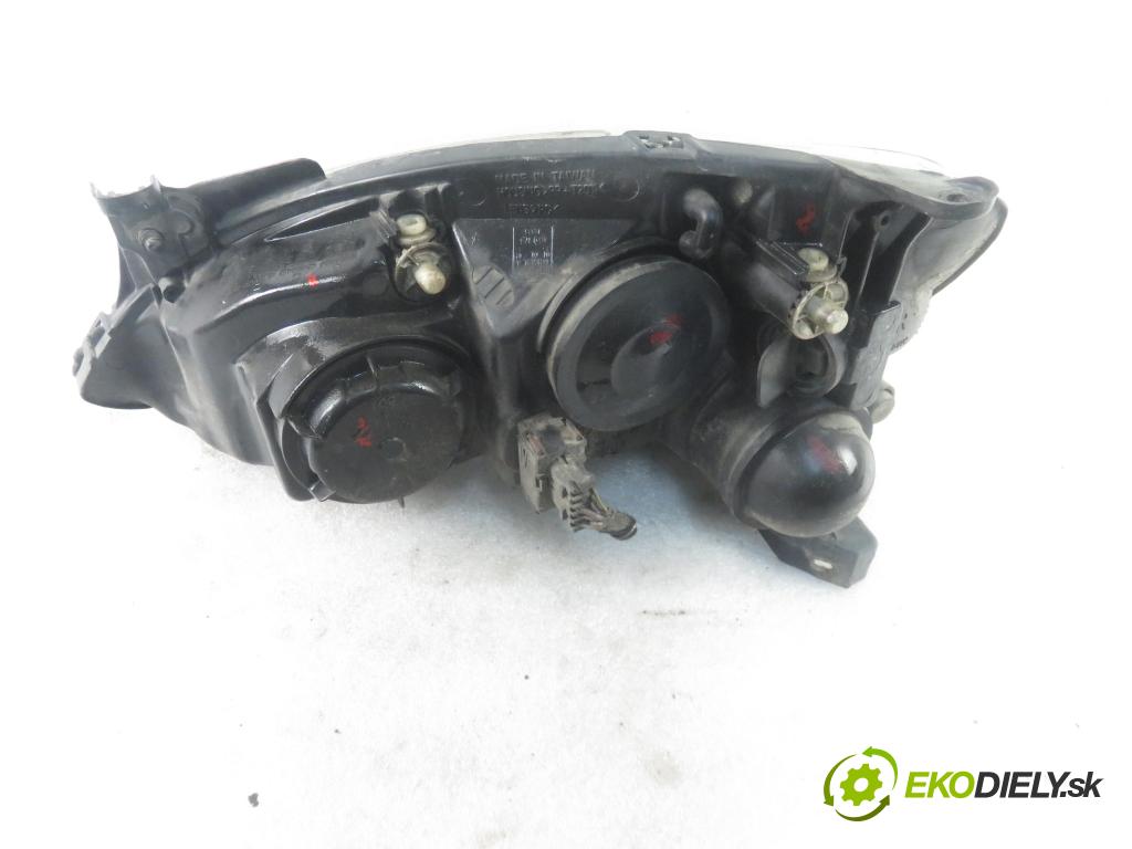 OPEL COMBO C FURGON 2002 48,00 1.7 DI 16V - Y 17 DTL 1686,00 Svetlo PP