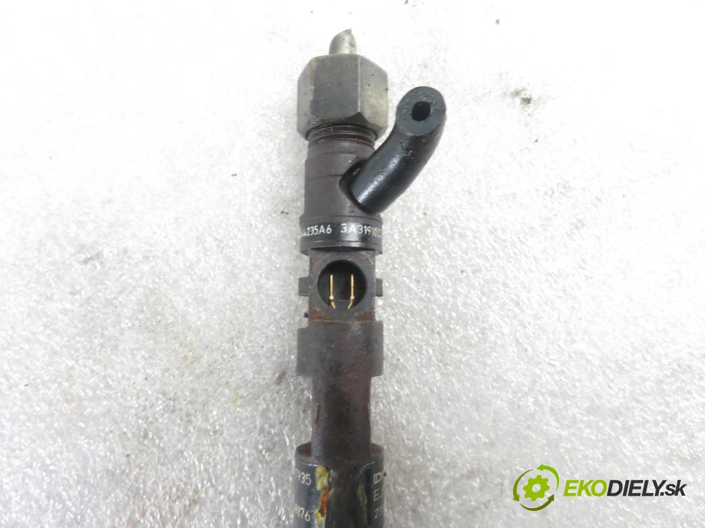 RENAULT CLIO II (BB_, CB_) HB 2002 42,00 1.5 dCi 1461,00 vstrekovač EJBR01701Z ; 8200207935 ; 8200049876 (Vstrekovače)