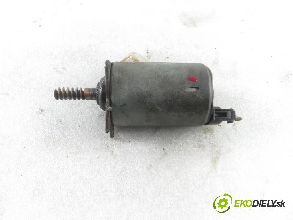 PEUGEOT 207 (WA_, WC_) HB 2008 70,00 1.4 16v VTI 95 - 8FS 1397,00 Nastavovač časovania Vačkový hriadeľ: V753390580 ; V75339058008 ; A2C53112944 (Ostatné)