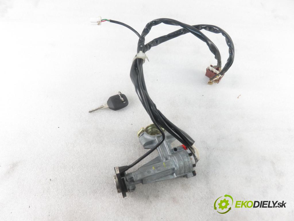 HONDA CIVIC VI Fastback (MA, MB) LIFTBACK 1999 66,00 1.4 i (MA8, MB2) - D14Z4 1396,00 spinačka C57901 (Spínacie skrinky a kľúče)