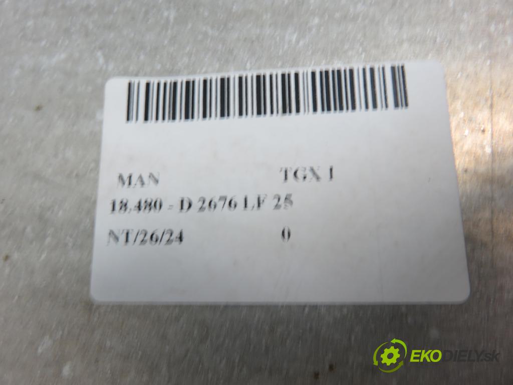 MAN TGX I CIĄGNIK SIODŁOWY 2014 353,00 18.480 - D 2676 LF 25 12419,00 nárazník přední část 8112636