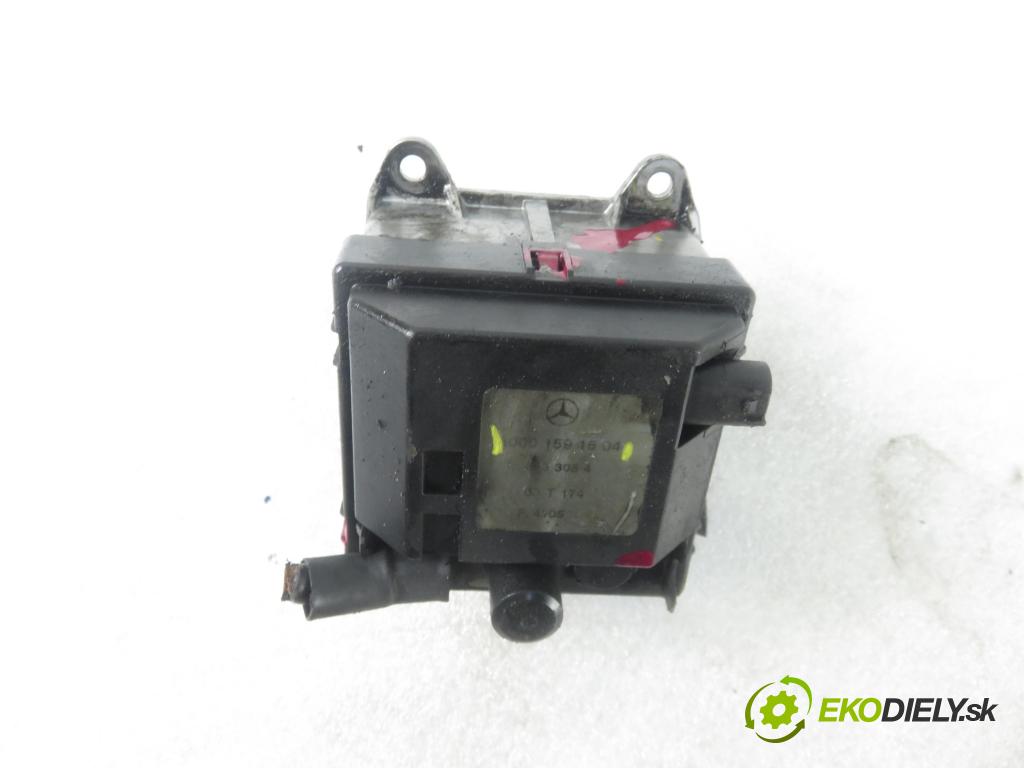 MERCEDES-BENZ KLASA C (W203) SEDAN 2000 105,00 C 220 CDI 143 - OM 611.962 2148,00 vody 0001591504 (Ohřívání, ventilace)