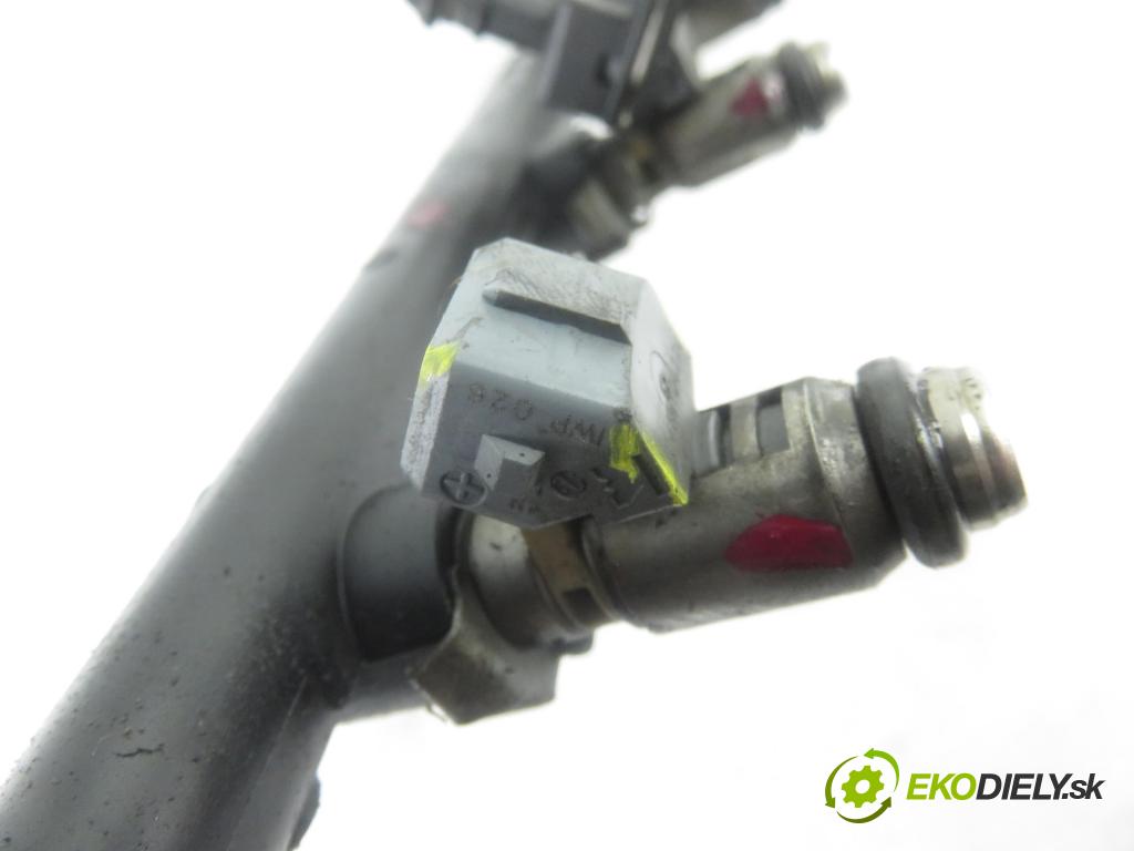 RENAULT SCENIC I (JA0/1_) MINIVAN 1999 79,00 1.6 16V 107 - K4M 700 1598,00 Lišta vstrekovacia 048H104274 ; 7700112519 ; IWP026 (Vstrekovacie lišty)