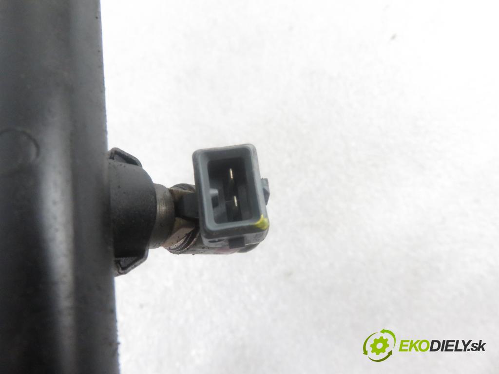 RENAULT SCENIC I (JA0/1_) MINIVAN 1999 79,00 1.6 16V 107 - K4M 700 1598,00 Lišta vstrekovacia 048H104274 ; 7700112519 ; IWP026 (Vstrekovacie lišty)