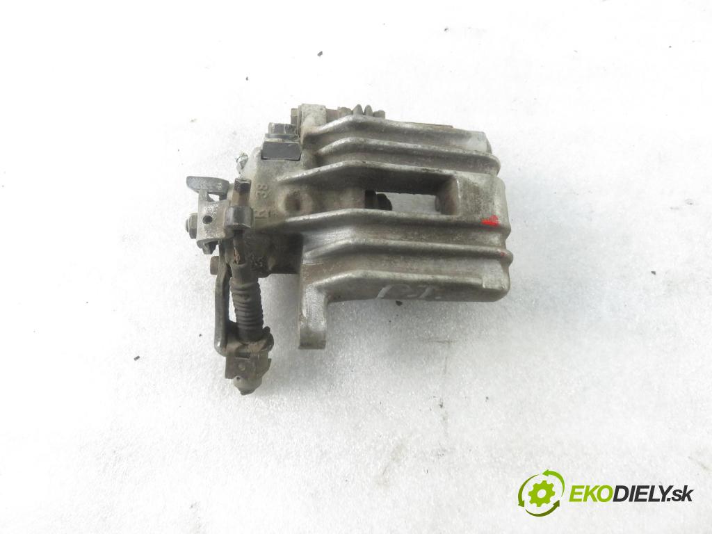 AUDI A3 (8L1) HB 1997 74,00 1.6 - AKL 1595,00 Brzdič strmeň pravé zadné