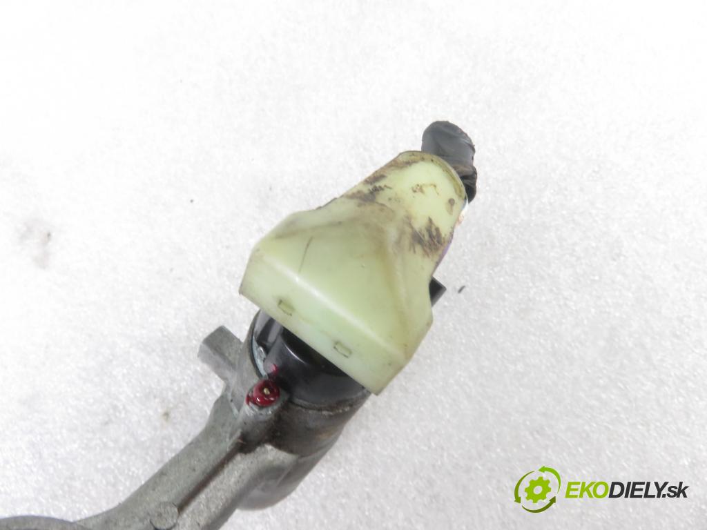 NISSAN TERRANO II (R20) TERENOWY 1995 91,00 2.4 i 12V 4WD 124 - KA24E 2389,00 spinačka  (Spínacie skrinky a kľúče)