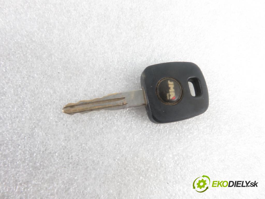 NISSAN TERRANO II (R20) TERENOWY 1995 91,00 2.4 i 12V 4WD 124 - KA24E 2389,00 spinačka  (Spínacie skrinky a kľúče)