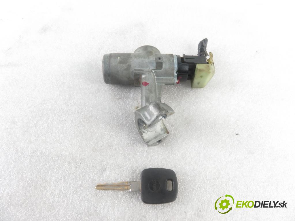 NISSAN TERRANO II (R20) TERENOWY 1995 91,00 2.4 i 12V 4WD 124 - KA24E 2389,00 spinačka  (Spínacie skrinky a kľúče)