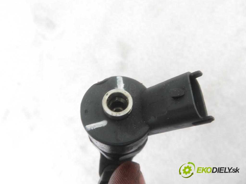 TOYOTA YARIS (_P1_) HB 2002 55,00 1.4 D-4D (NLP10_) - 1ND-TV 1364,00 vstrekovač 0445110085 ; 2367033010 (Vstrekovače)