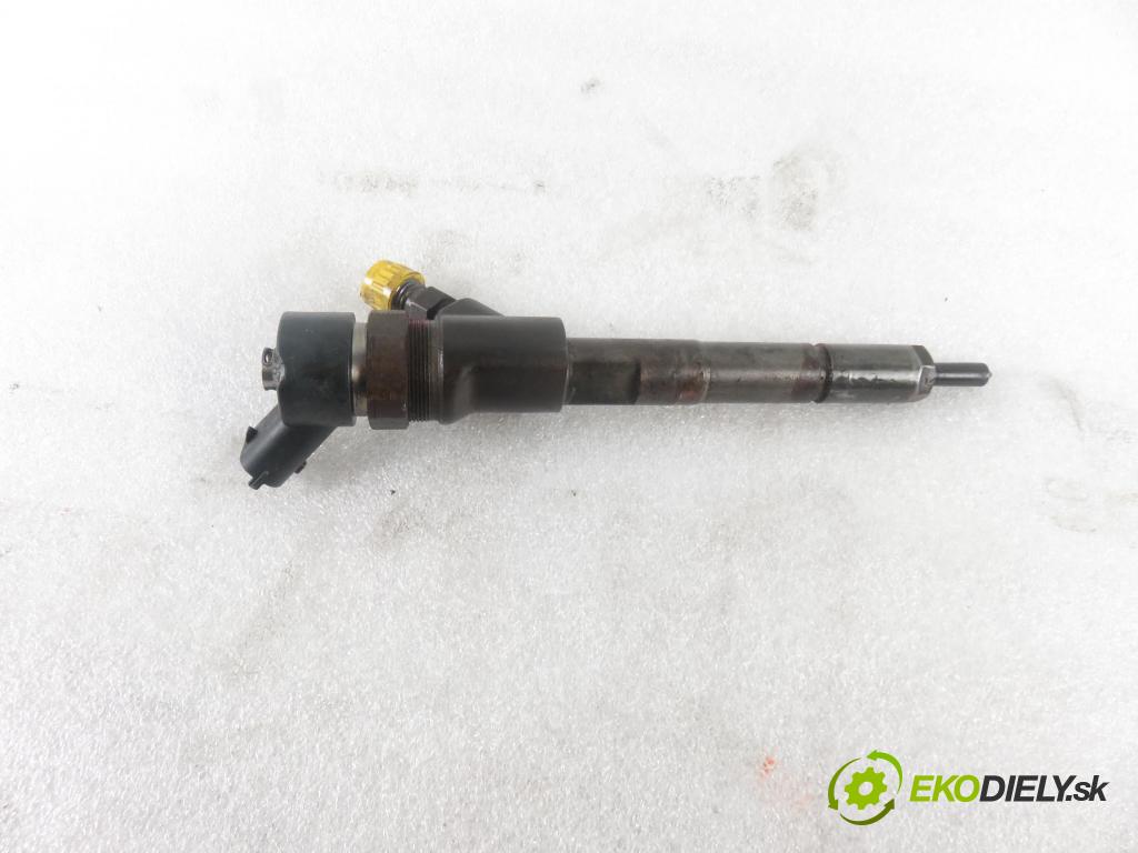 TOYOTA YARIS (_P1_) HB 2002 55,00 1.4 D-4D (NLP10_) - 1ND-TV 1364,00 vstrekovač 0445110085 ; 2367033010 (Vstrekovače)