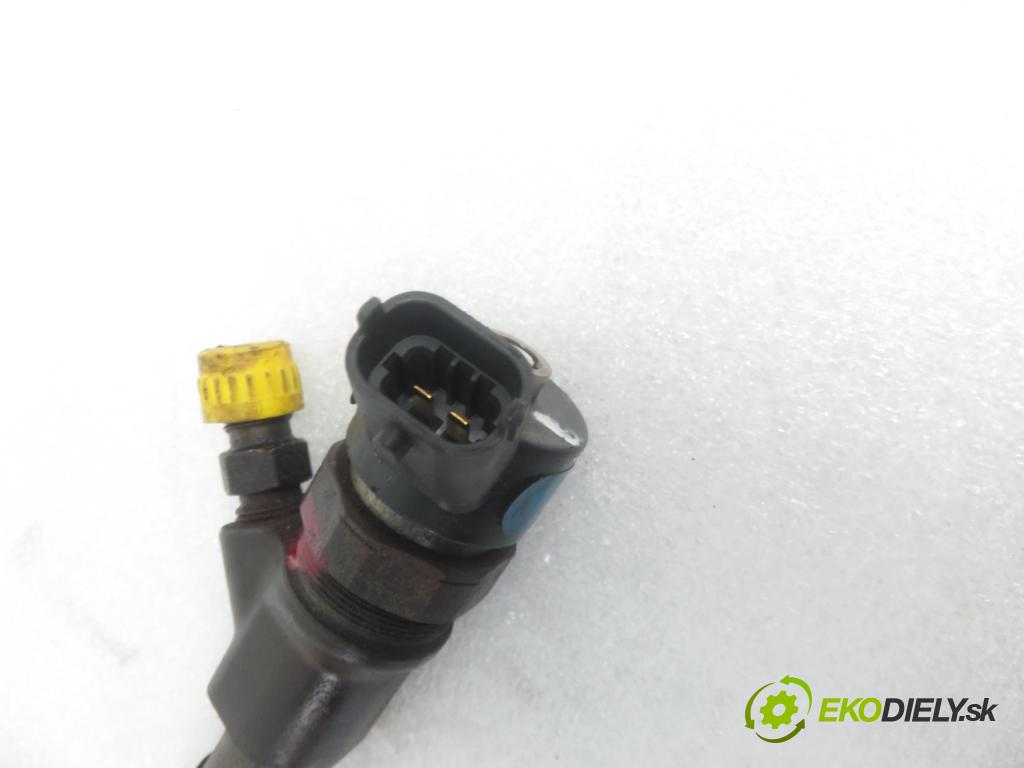 TOYOTA YARIS (_P1_) HB 2002 55,00 1.4 D-4D (NLP10_) - 1ND-TV 1364,00 vstrekovač 0445110085 ; 2367033010 (Vstrekovače)