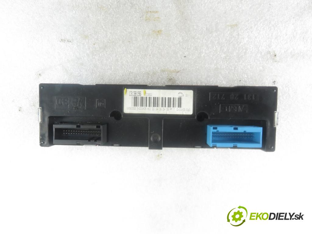 OPEL VECTRA C (Z02) SEDAN 2003 92,00 2.2 DTI 16V 125 - Y 22 DTR 2172,00 Panel kúrenia KLIMATRONIK 13138196