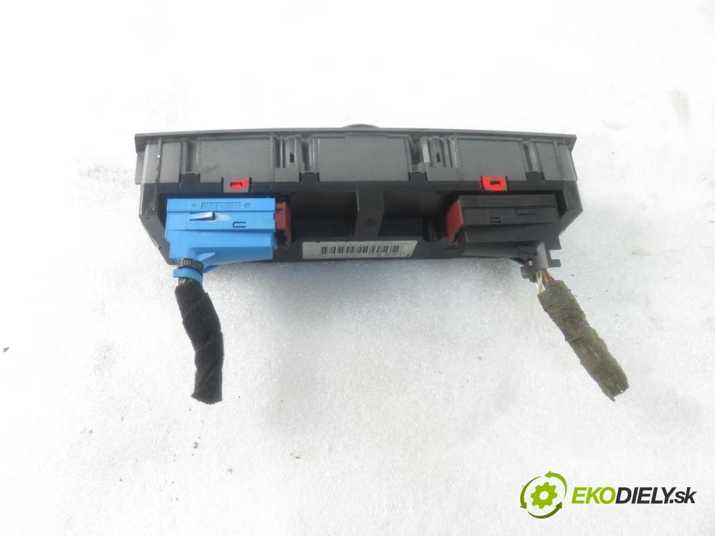 OPEL VECTRA C (Z02) SEDAN 2003 92,00 2.2 DTI 16V 125 - Y 22 DTR 2172,00 Panel kúrenia KLIMATRONIK 13138196
