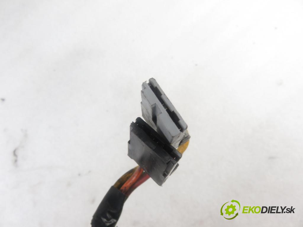 NISSAN PRIMASTAR Autobus (X83) BUS 2003 74,00 1.9 dCi 100 - F9Q 760 1870,00 spinačka  (Spínacie skrinky a kľúče)