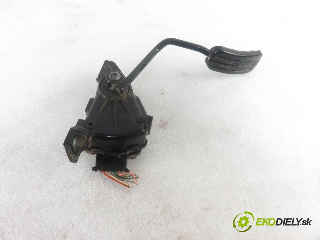 NISSAN PRIMASTAR Autobus (X83) BUS 2003 74,00 1.9 dCi 100 - F9Q 760 1870,00 Potenciometer plynu 7700313060 ; 6PV00811914 (Pedále)