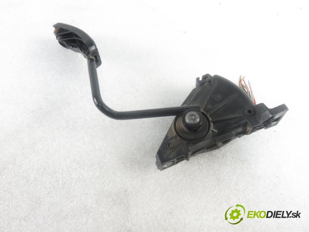 NISSAN PRIMASTAR Autobus (X83) BUS 2003 74,00 1.9 dCi 100 - F9Q 760 1870,00 Potenciometer plynu 7700313060 ; 6PV00811914 (Pedále)