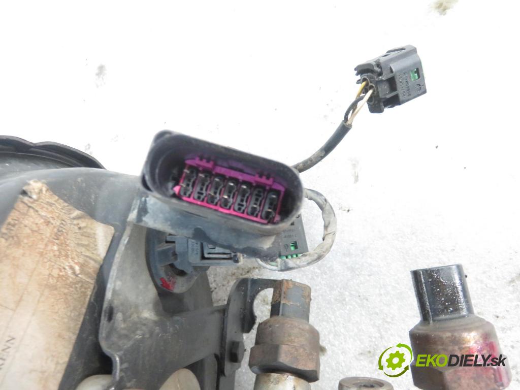 VW SHARAN (7M8, 7M9, 7M6) MINIVAN 2001 85,00 1.9 TDI PD 115 - AUY 1896,00 Posilovač 7M3612100F ; YM212B195AD ; 03785933024 (Servočerpadlá, pumpy riadenia)