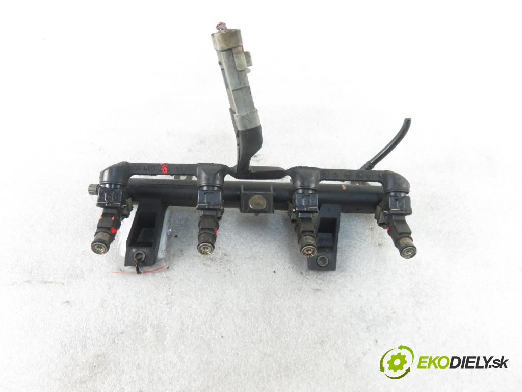 PEUGEOT 1007 (KM_) HB 2005 0,00 1.4 - KFV (TU3A) 1360,00 Lišta vstrekovacia 01F002A ; 9655833580 (Vstrekovacie lišty)