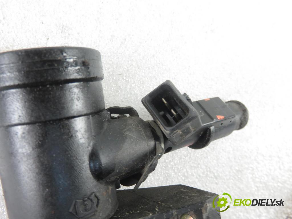 PEUGEOT 206 CC (2D) C/C 2001 100,00 2.0 S16 - RFN (EW10J4) 1997,00 Lišta vstrekovacia 9628084680 ; 01F003A (Vstrekovacie lišty)