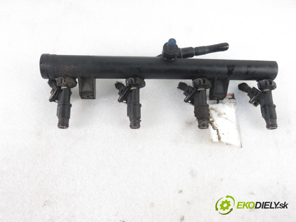 PEUGEOT 206 CC (2D) C/C 2001 100,00 2.0 S16 - RFN (EW10J4) 1997,00 Lišta vstrekovacia 9628084680 ; 01F003A (Vstrekovacie lišty)