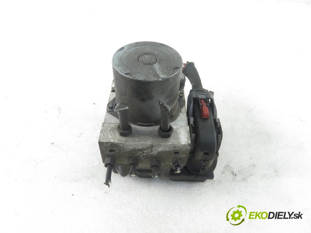 AUDI A6 (4F2, C6) SEDAN 2004 165,00 3.0 TDI quattro - BMK 2967,00 Pumpa ABS 0265950359 ; 4F0910517E ; 4F0614517A (Pumpy ABS)