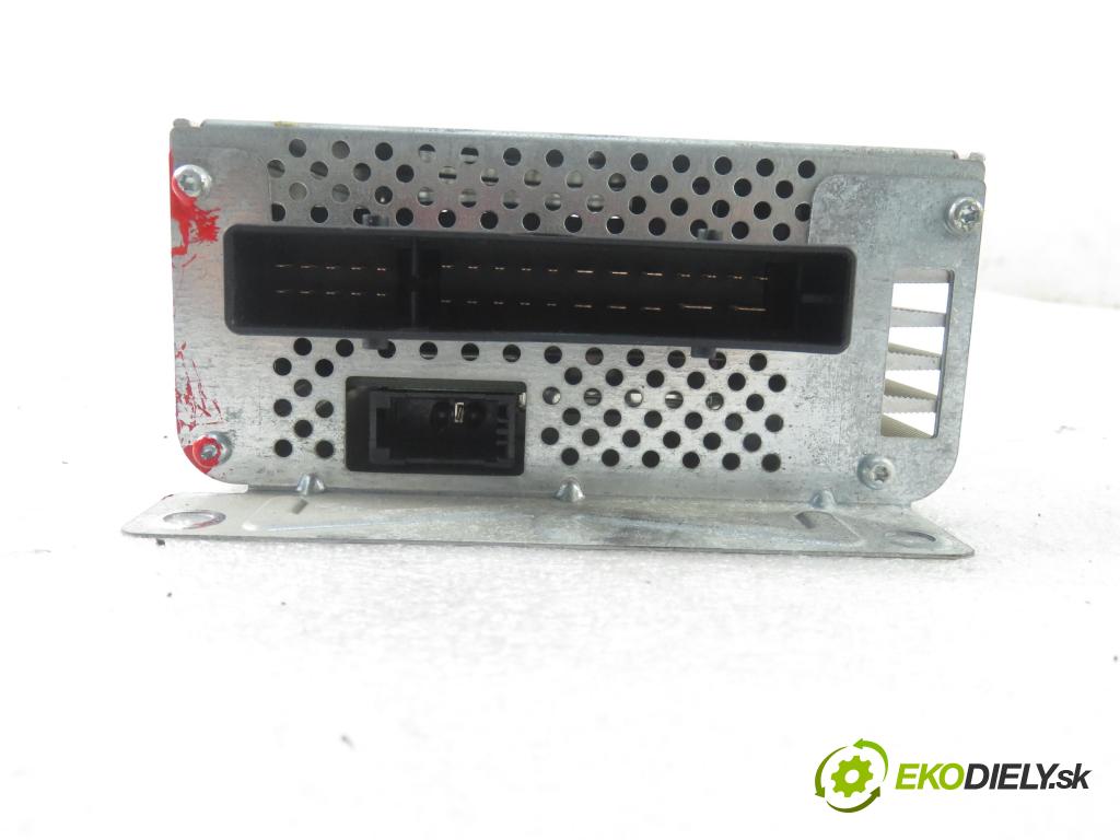 AUDI A6 (4F2, C6) SEDAN 2004 165,00 3.0 TDI quattro - BMK 2967,00 Zosilňovač 4F0035223 ; 4F0910223B (Zosilňovače)