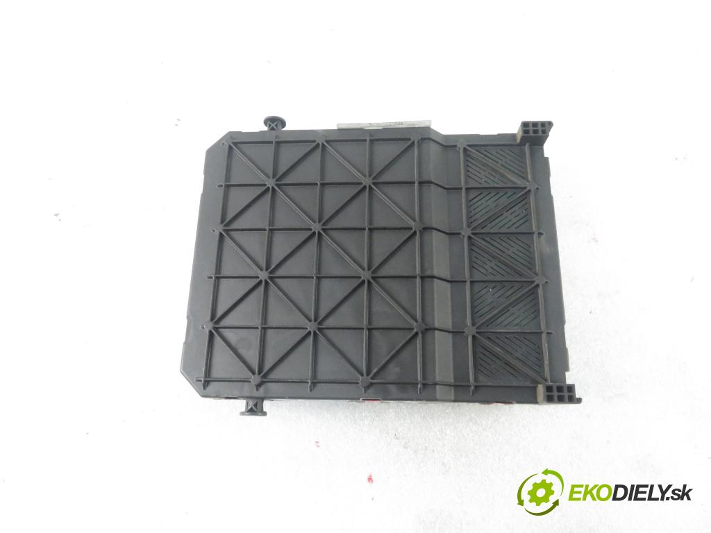 PEUGEOT 206 liftback (2A/C) HB 2003 440,00 1.1 i - HFX (TU1JP) 1124,00 MODUL BSI 9650584780 ; S118085120B