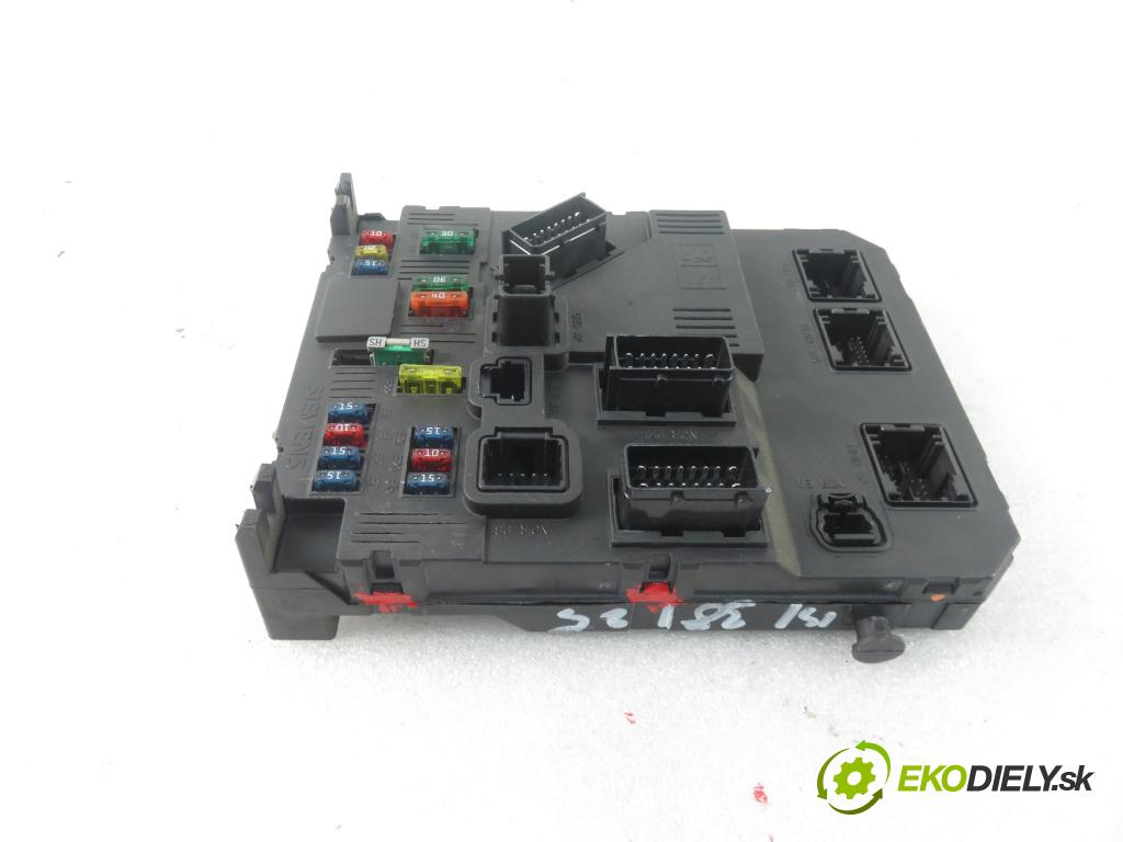 PEUGEOT 206 liftback (2A/C) HB 2003 440,00 1.1 i - HFX (TU1JP) 1124,00 MODUL BSI 9650584780 ; S118085120B