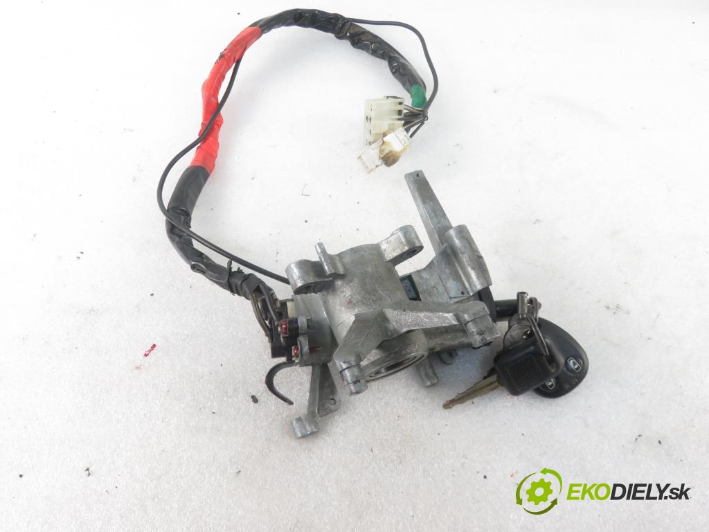 OPEL FRONTERA A (5_MWL4) TERENOWY 1997 85,00 2.5 TDS - 25TDS (VM41B) 2499,00 spinačka 337576 (Spínacie skrinky a kľúče)