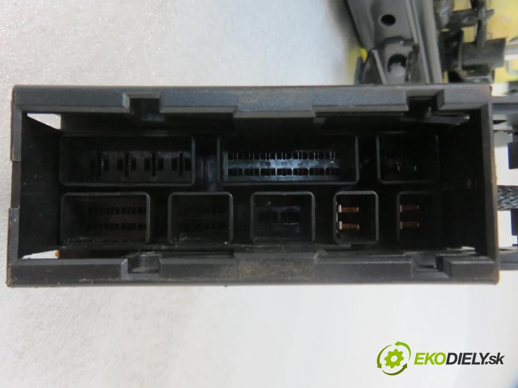 OPEL VECTRA C Kombi (Z02) KOMBI 2007 135,00 3.0 V6 CDTI - Z 30 DT 2959,00 Sedadlo šoféri