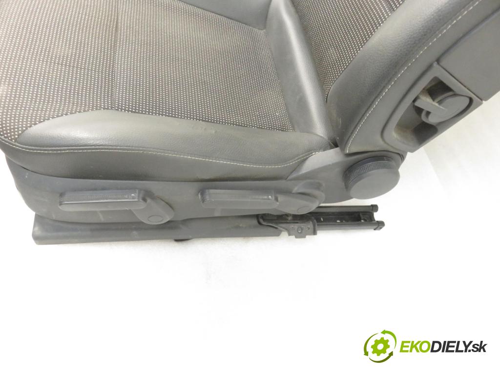 OPEL VECTRA C Kombi (Z02) KOMBI 2007 135,00 3.0 V6 CDTI - Z 30 DT 2959,00 Sedadlo šoféri
