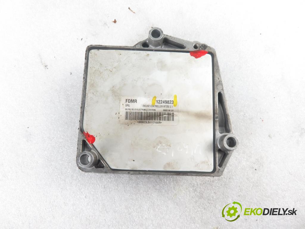 OPEL MERIVA A nadwozie wielkoprzestrzenne (MPV) (X03) HB 2006 77,00 1.6 16V 105 - Z 16 XEP 1598,00 Riadiaca jednotka Motor 12249823
