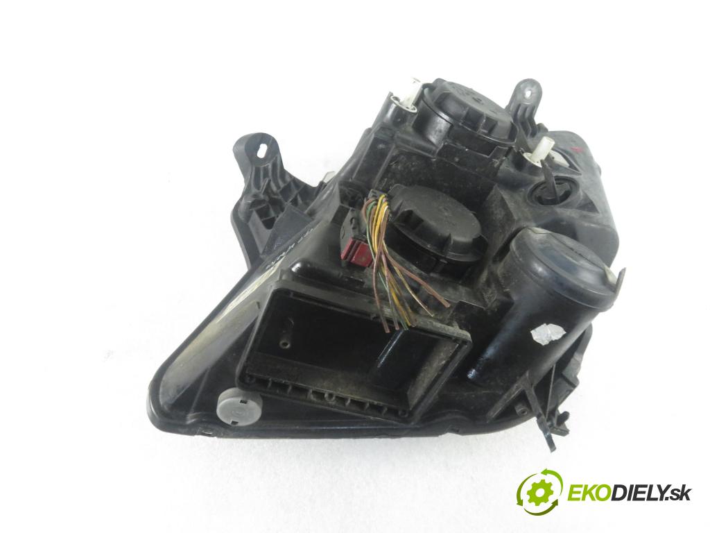 OPEL MERIVA A nadwozie wielkoprzestrzenne (MPV) (X03) HB 2006 77,00 1.6 16V 105 - Z 16 XEP 1598,00 Svetlo PP 93321053