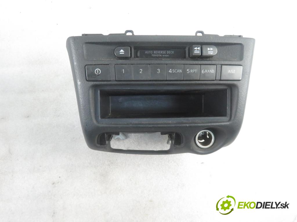TOYOTA YARIS (_P1_) HB 2003 50,00 1.0 VVT- i 68 - 1SZ-FE 998,00 RADIO Modul 861200D070