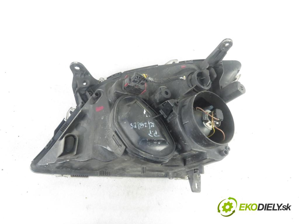 OPEL VECTRA C (Z02) SEDAN 2003 92,00 2.2 DTI 16V 125 - Y 22 DTR 2172,00 Svetlo PP