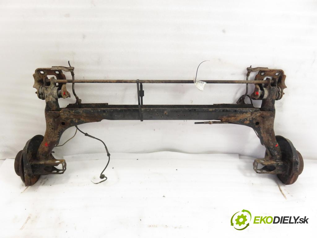 AUDI A4 (8D2, B5) SEDAN 1998 66,00 1.9 TDI - AHU 1896,00 výztuha zadní část ABS