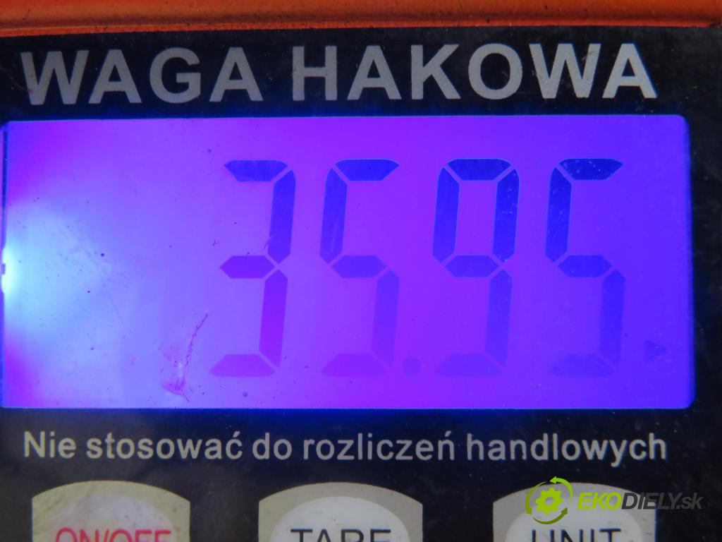 TOYOTA YARIS (_P1_) HB 1999 50,00 1.0 VVT- i 68 - 1SZ-FE 998,00 výztuha zadní část