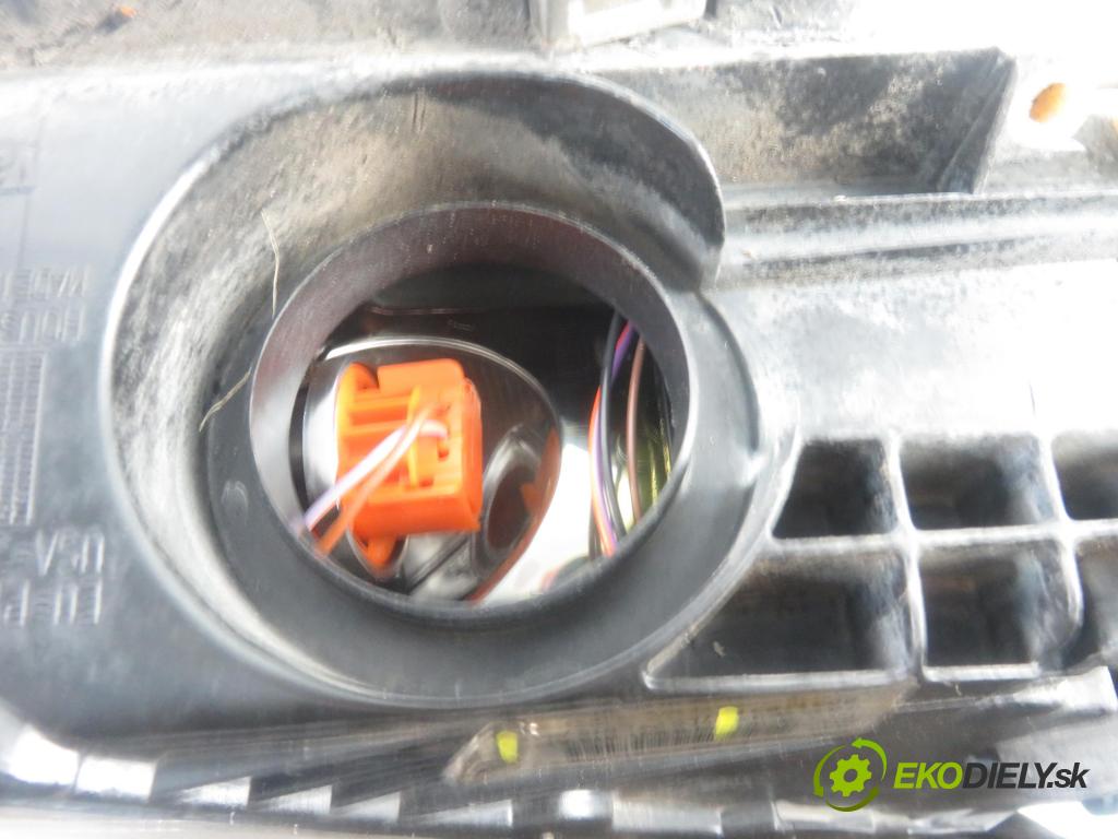 VW TOUAREG (7LA, 7L6, 7L7) SUV 2005 165,00 3.0 V6 TDI 224 - BKS 2967,00 Svetlo LP 7L6941015AM