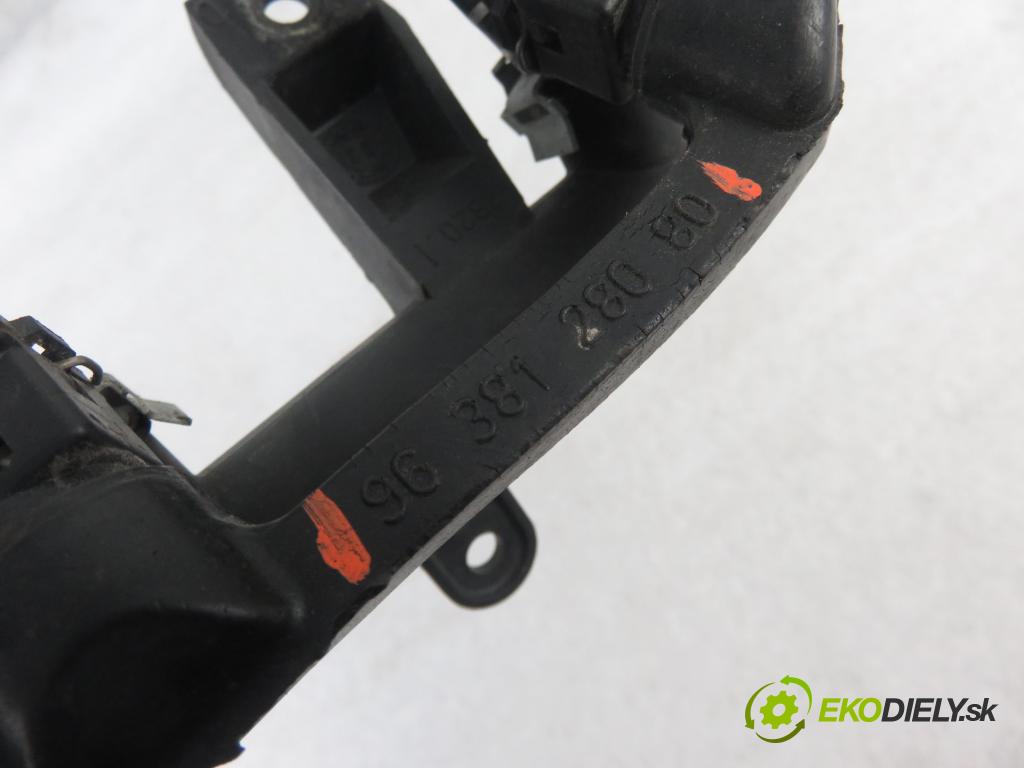 PEUGEOT 206 liftback (2A/C) HB 2003 440,00 1.1 i - HFX (TU1JP) 1124,00 Lišta vstrekovacia 9628982980C ; 9638128080 (Vstrekovacie lišty)