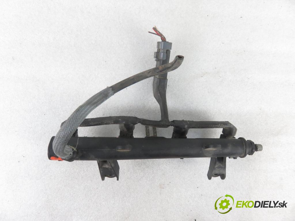 PEUGEOT 206 liftback (2A/C) HB 2003 440,00 1.1 i - HFX (TU1JP) 1124,00 Lišta vstrekovacia 9628982980C ; 9638128080 (Vstrekovacie lišty)