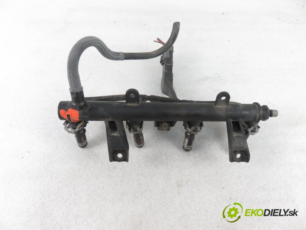 PEUGEOT 206 liftback (2A/C) HB 2003 440,00 1.1 i - HFX (TU1JP) 1124,00 Lišta vstrekovacia 9628982980C ; 9638128080 (Vstrekovacie lišty)