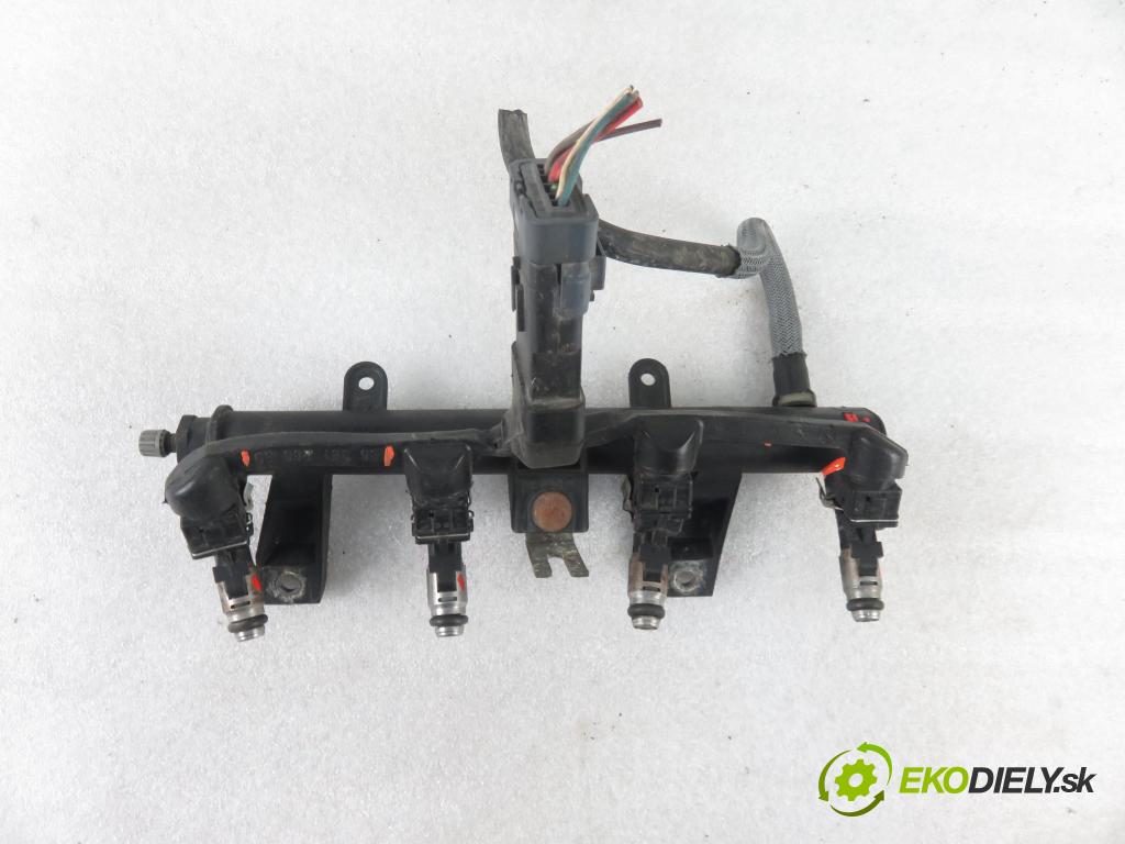 PEUGEOT 206 liftback (2A/C) HB 2003 440,00 1.1 i - HFX (TU1JP) 1124,00 Lišta vstrekovacia 9628982980C ; 9638128080 (Vstrekovacie lišty)