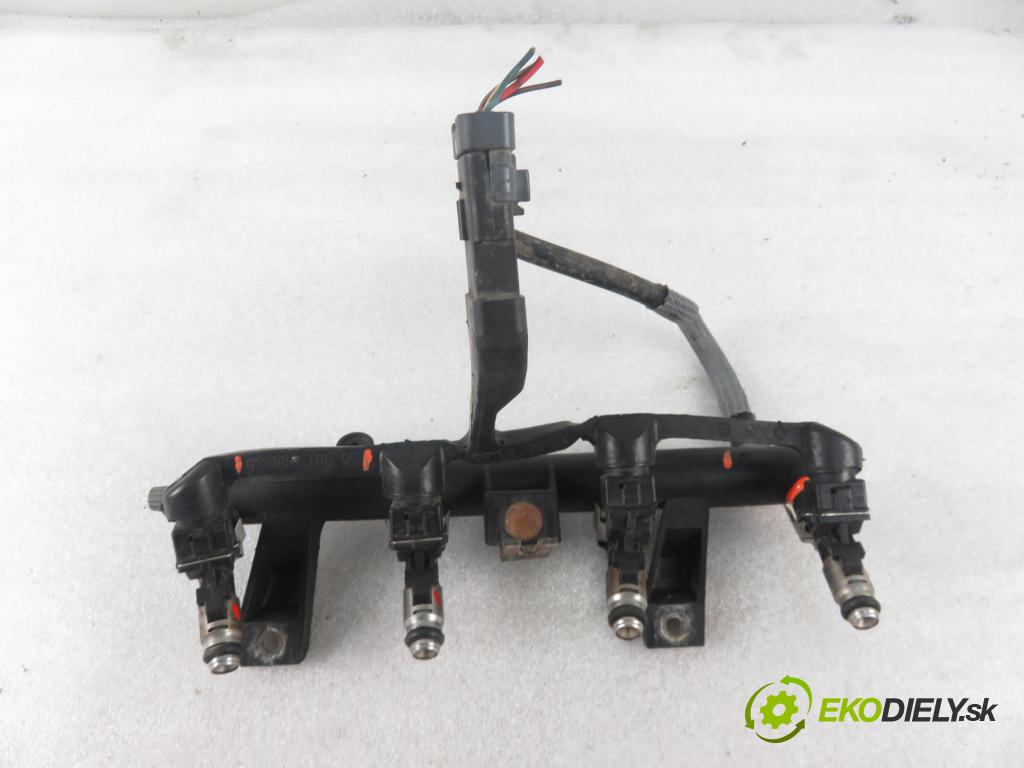 PEUGEOT 206 liftback (2A/C) HB 2003 440,00 1.1 i - HFX (TU1JP) 1124,00 Lišta vstrekovacia 9628982980C ; 9638128080 (Vstrekovacie lišty)