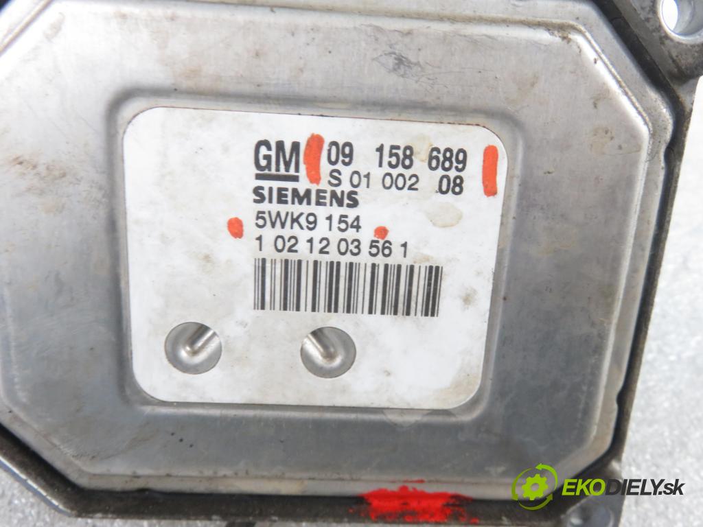 OPEL VECTRA B (J96) SEDAN 2001 85,00 1.8 i 16V - X 18 XE1 1796,00 řídící jednotka motora 09158689 ; 5WK9154 ; S0100208