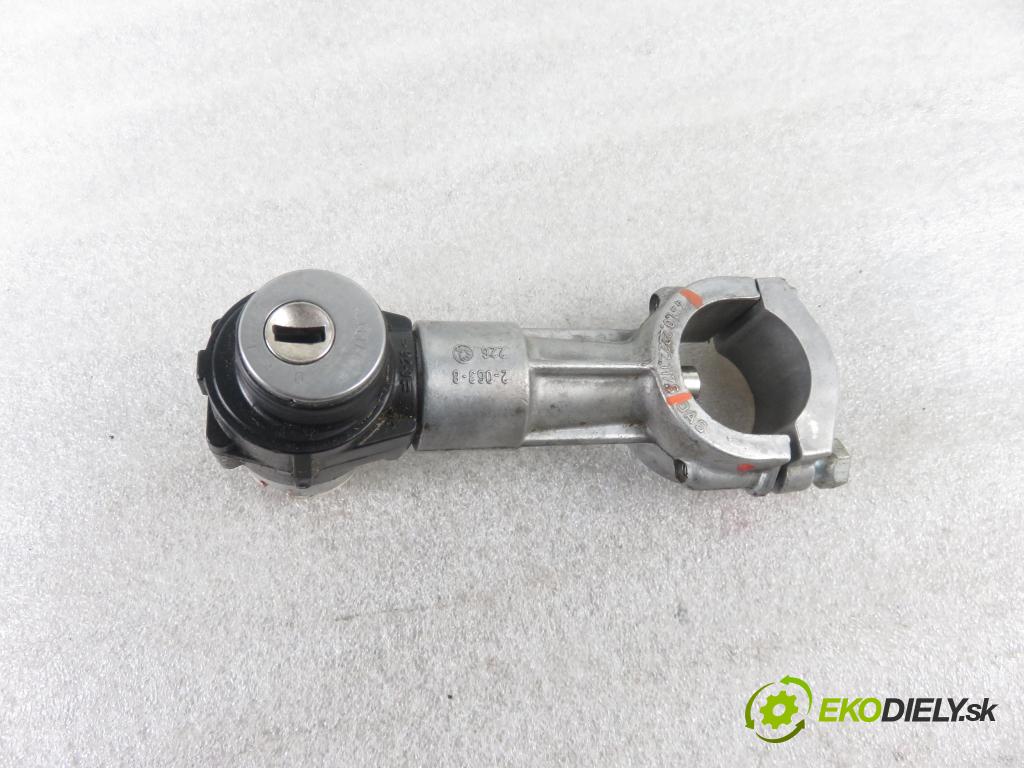 SKODA FELICIA II (6U1) HB 2001 50,00 1.3 MPI 68 1289,00 spinačka 441022221176 (Spínacie skrinky a kľúče)