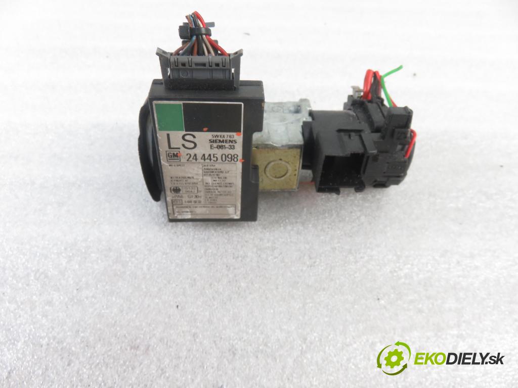 OPEL VECTRA B (J96) SEDAN 2001 85,00 1.8 i 16V - X 18 XE1 1796,00 spinačka 24445098 ; 5WK4763 (Spínacie skrinky a kľúče)