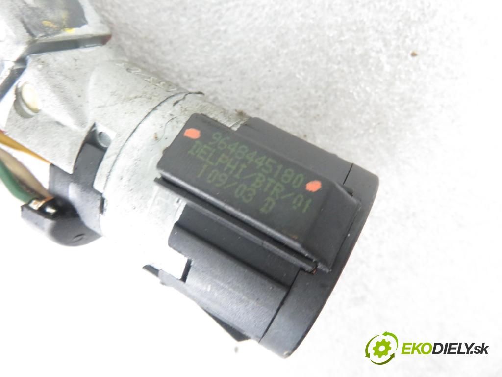 PEUGEOT 307 SW (3H) KOMBI 2003 79,00 2.0 HDI 110 - RHS 1997,00 spinačka 9648445180 ; 36353100 (Spínacie skrinky a kľúče)