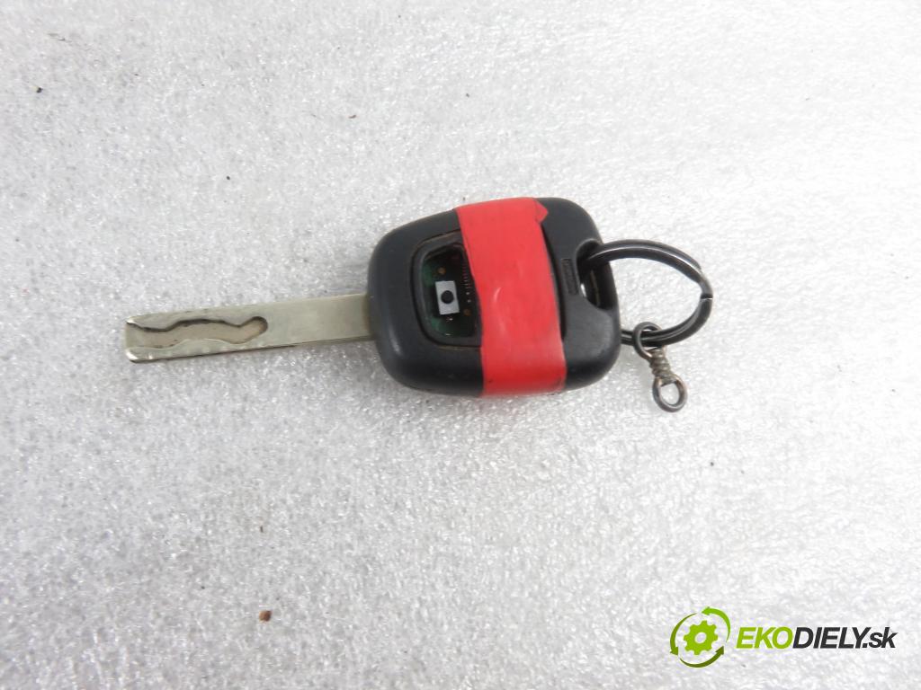 PEUGEOT 307 SW (3H) KOMBI 2003 79,00 2.0 HDI 110 - RHS 1997,00 spinačka 9648445180 ; 36353100 (Spínacie skrinky a kľúče)